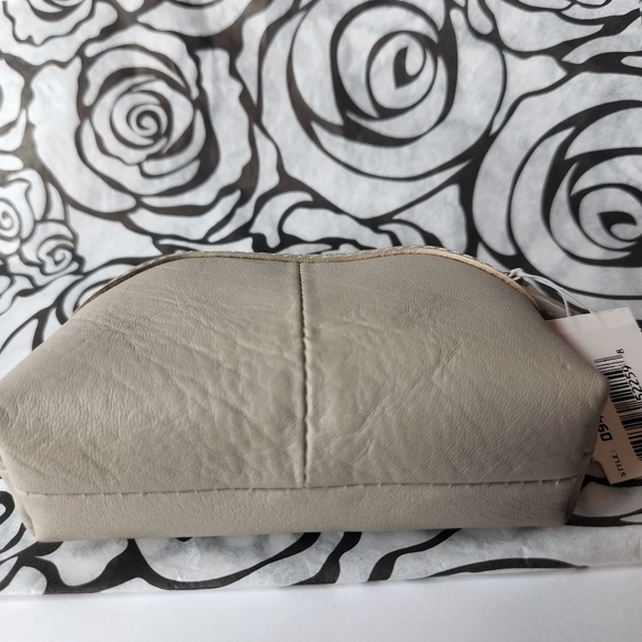 BRIGHTON taupe mini leather coin purse with heart in front New - Picture 4 of 5